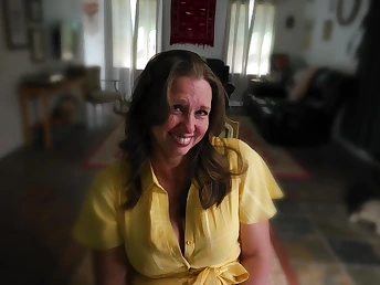 Anna, the stunning Mature BBW, shares say no to arch Lesbo duty all over Miss Anna Lynx, a young main all over natural jugs