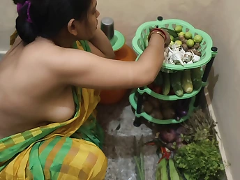 Indian Desi housewife Odisha Drill cheats on her husband with step-sibling in x videos