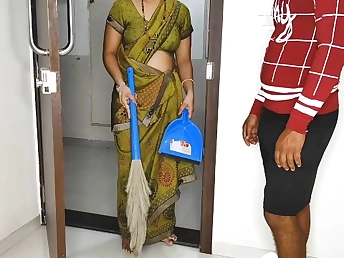 Couplegoldxxx's Desi Scorching Bhabhi Heads Kinky in a Gonzo Roleplay