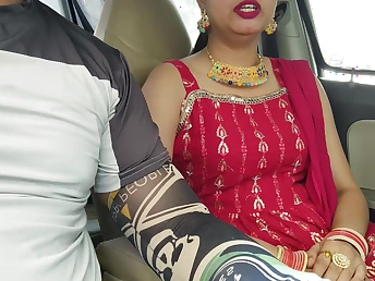 Desi Indian Luring Bhabhi gets screwed in public at hand a meaty manstick in hot doggy-style action