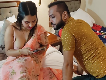 Supah-red-hot Indian couple goes on a honeymoon with total fulfillment
