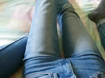 girly-girl touches her gf until she cums hard
