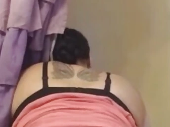 Observe painless Aunt Luv's slots get opened roughly generous by a huge ebony trunk