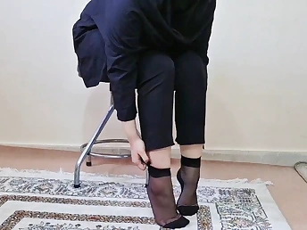 Dafi_Irani's humungous donk gets a stiff drilling in red-hot cougar skit