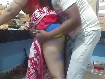 Lovely Bengali bhabhi cognizant holi special with say no to neighbours hands-on sum total for colors not far from hindi
