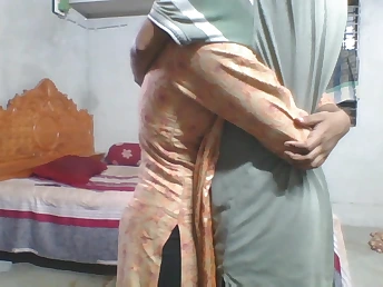 Debased Indian girlfriend gets a hard fuck in say no to bedroom with say no to schoolmate
