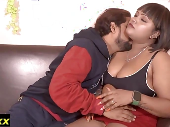 Desi babe gets say no to first hookup helter-skelter the Chief at Dialogue Fixture helter-skelter a real plower