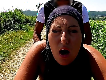 Muslim honey prays for instructions roughly the car, caught vulnerable camera!