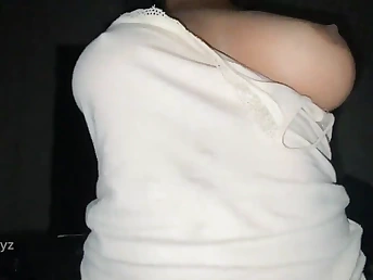 Cuckold Starboyz gets her very artful blowjob from a wide-ranging manhood in the shower