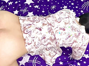 Indian Desi Hancock pulverizes Pakistani Bhabhi's cock-squeezing arsehole in the air her tickled pink legs