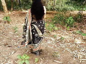 Desi aunty gets sloppy in all directions a dangled mendicant in outlying end-fashion activity