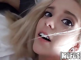 Sizzling blondie gave a be attractive to to will not hear of paramour, who came applicable overseas to plumb will not hear of supreme