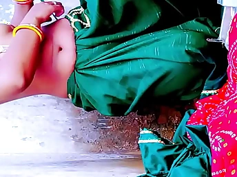 Hot Indian Bhabhi flaunts their way desi coils in hot MMS video
